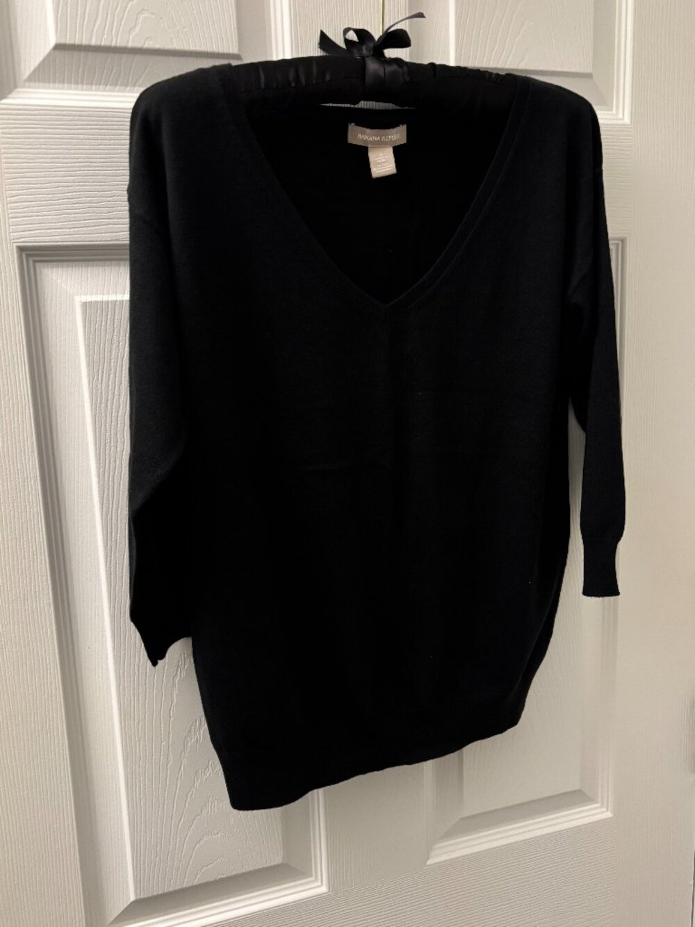 Banana Republic - V Neck - Silk Blend